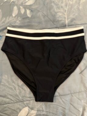 NWOT BMJL High-Waist Black Bikini Bottom with White Trim SZ L